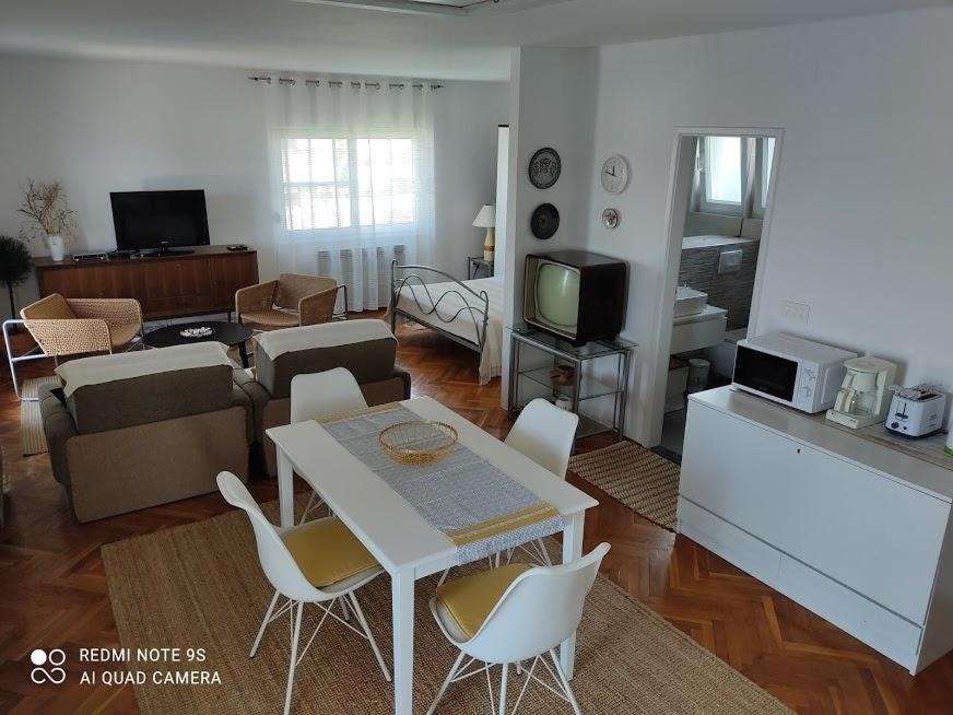 Amazing Seaview Apartment With A Balcony Near The Beach - Kneza Trpimira I Zadar Exterior foto